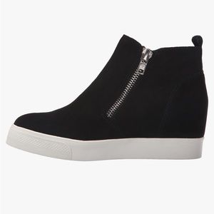 Steve Madden’s Women’s Wedgie Sneaker - 8
